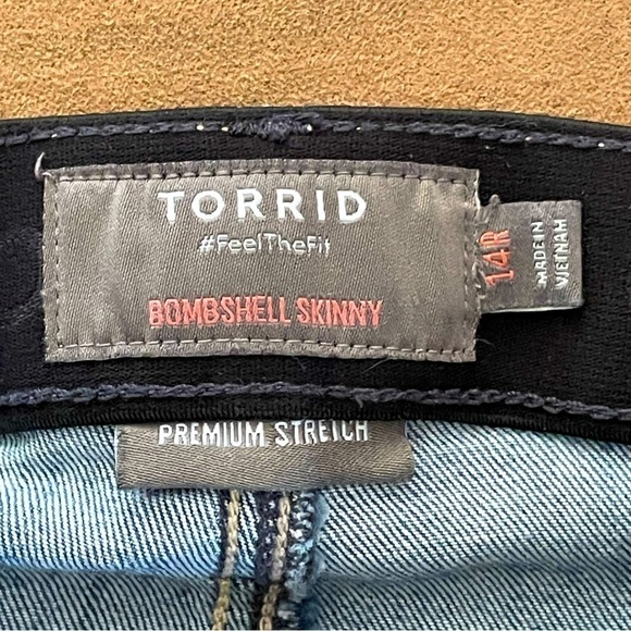 Plus Size Torrid Bombshell Skinny 5 Button Fly Jeans Premium Stretch Size 14R - Picture 11 of 13